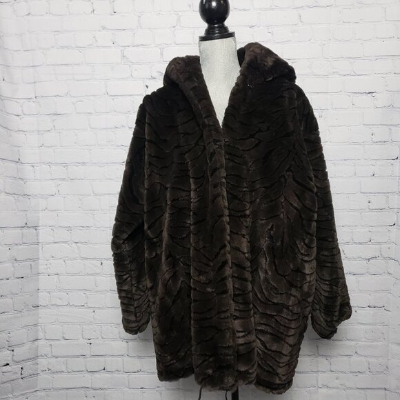 Duffel Outdoor made in Canada Faux Fur Anorak Coat Jacket NWT size large